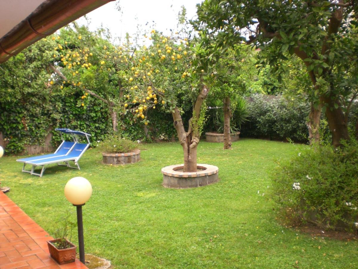 Chalet Claudia Sant'Agnello Bagian luar foto
